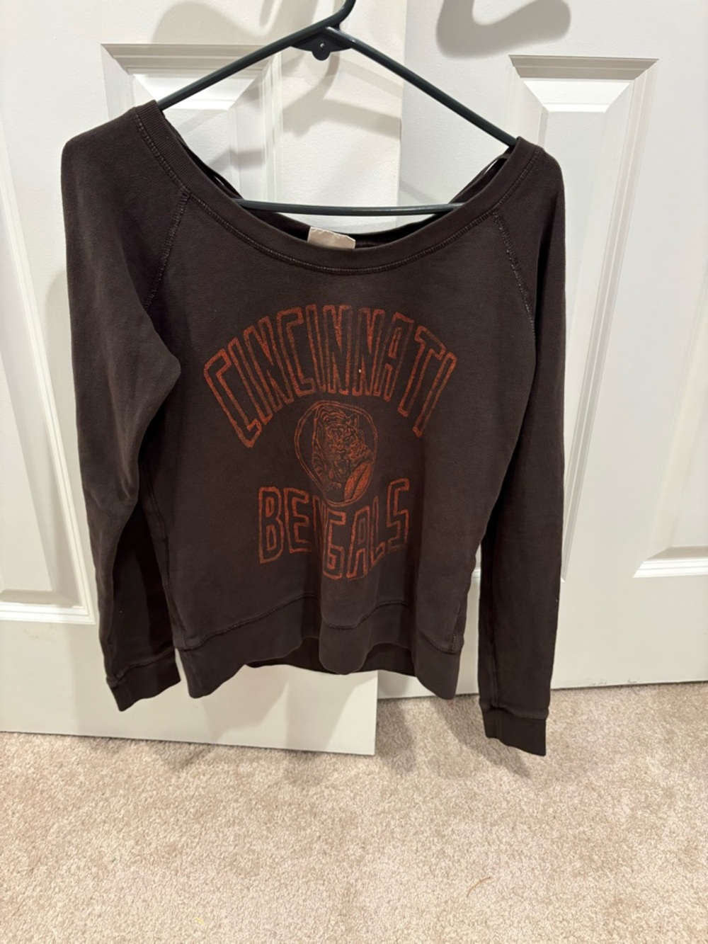 Vintage Style Cincinnati Bengals Off the Shoulder Sweatshirt SizeS Junk Food NFL